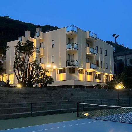 Hotel San Pietro Майорі Екстер'єр фото