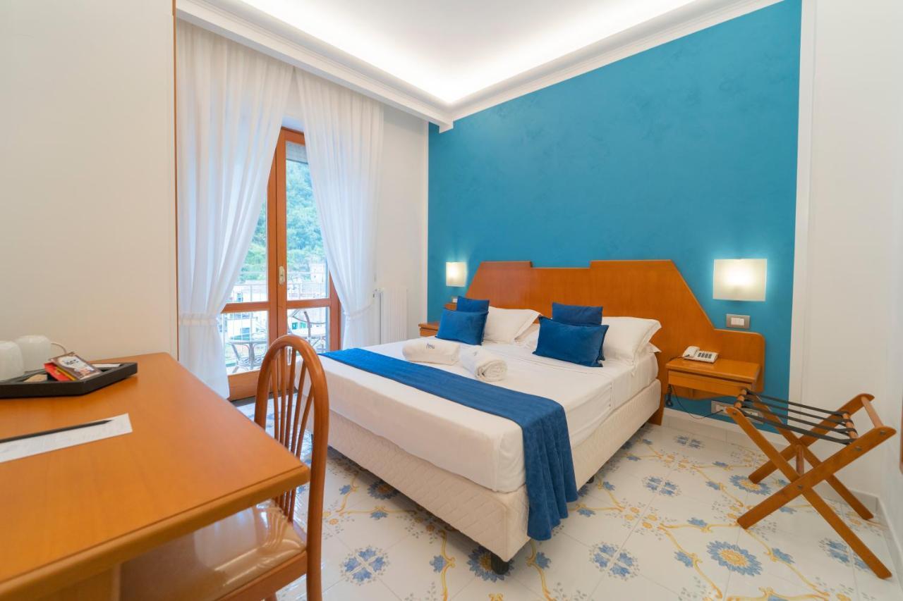 Hotel San Pietro Майорі Екстер'єр фото