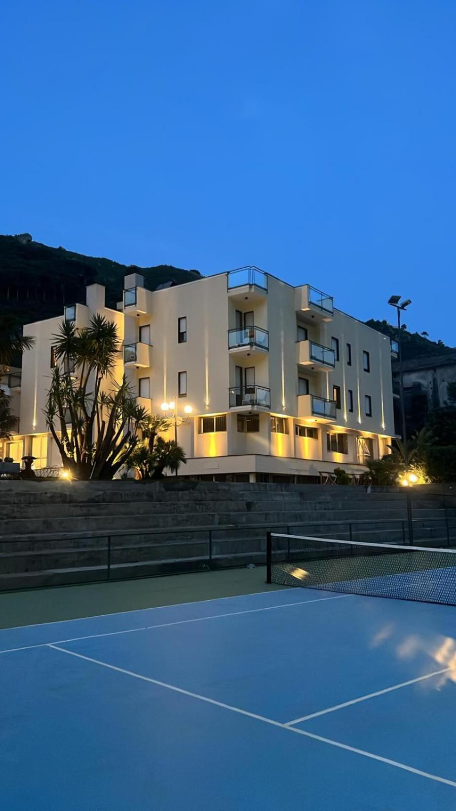 Hotel San Pietro Майорі Екстер'єр фото