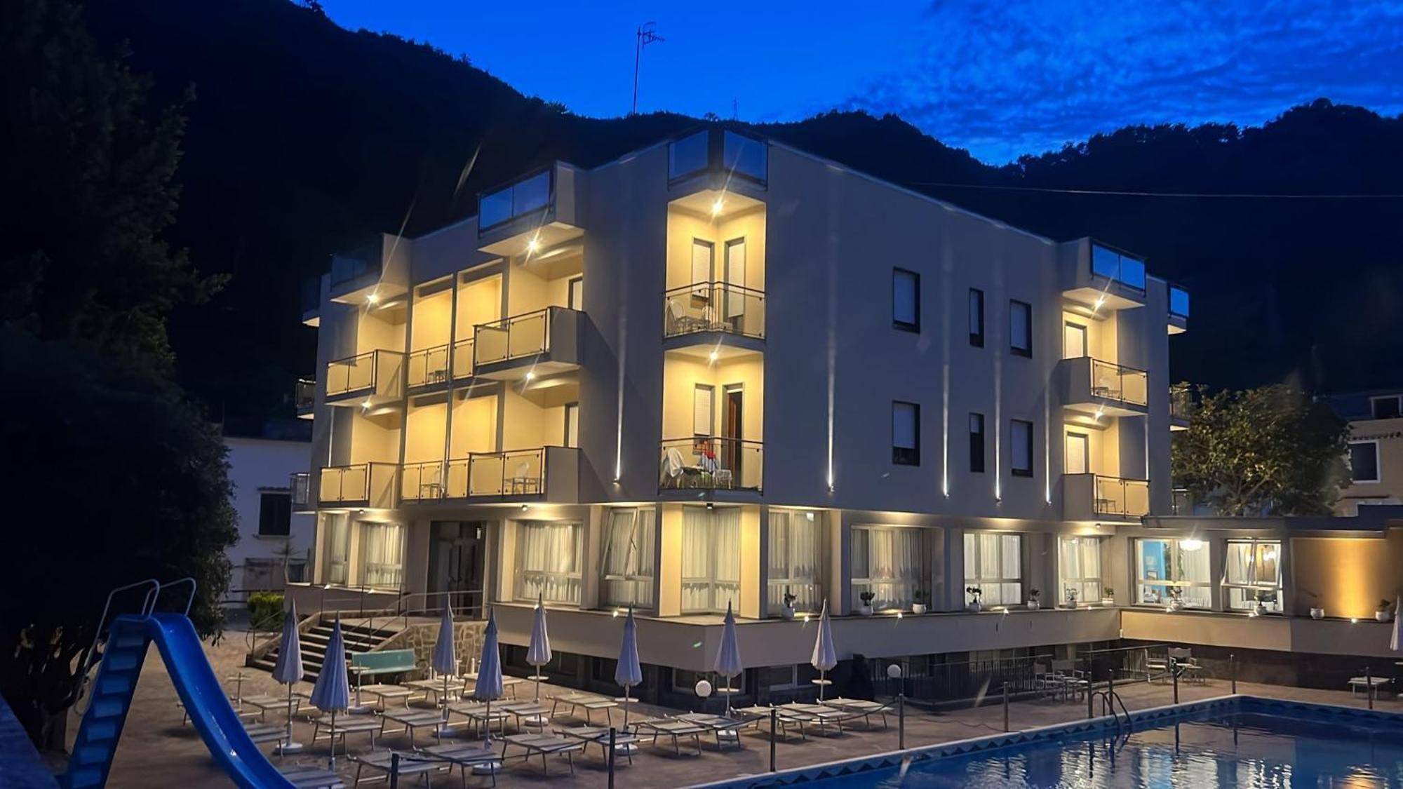 Hotel San Pietro Майорі Екстер'єр фото