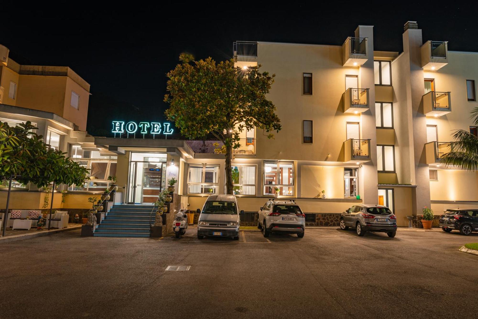 Hotel San Pietro Майорі Екстер'єр фото