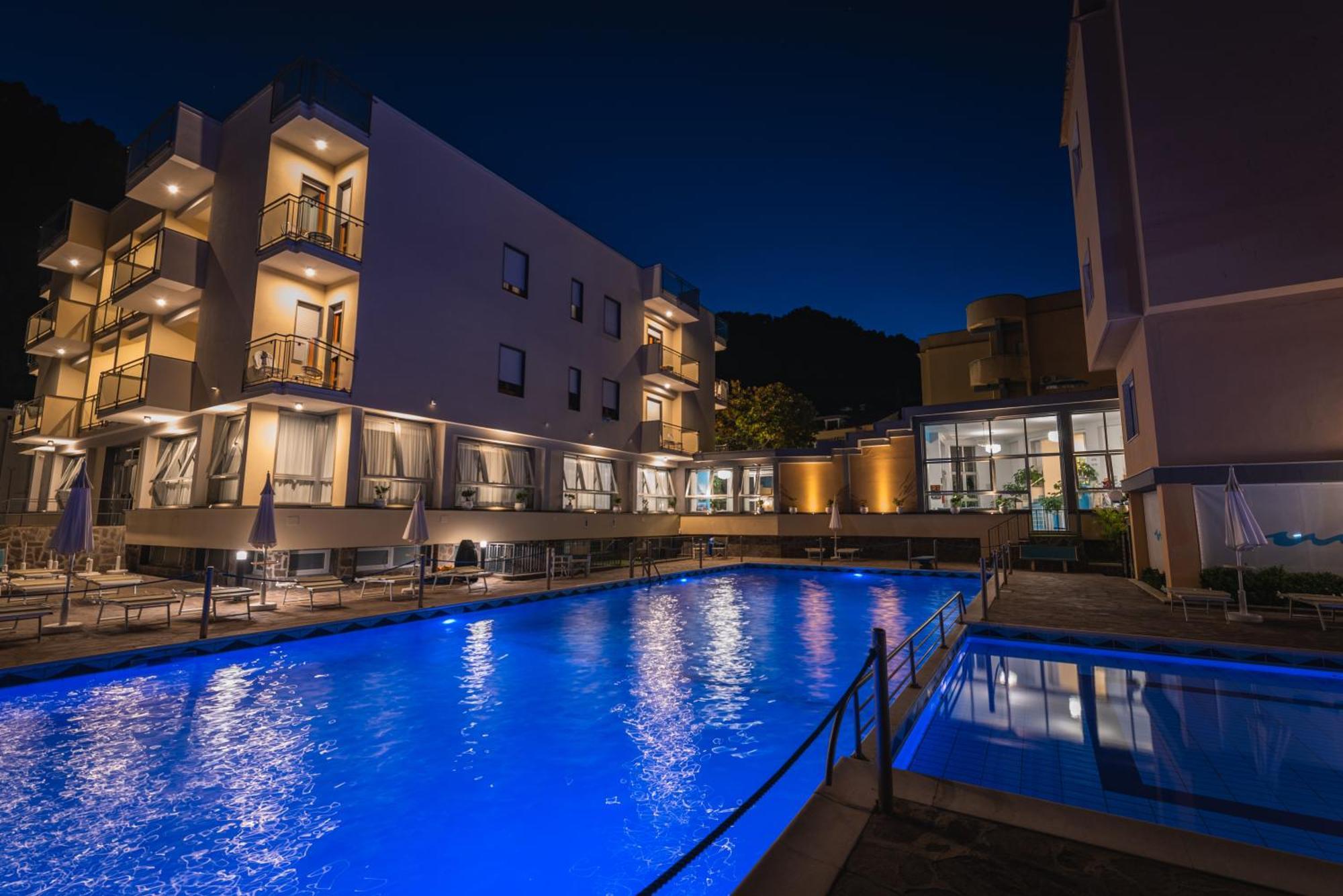 Hotel San Pietro Майорі Екстер'єр фото