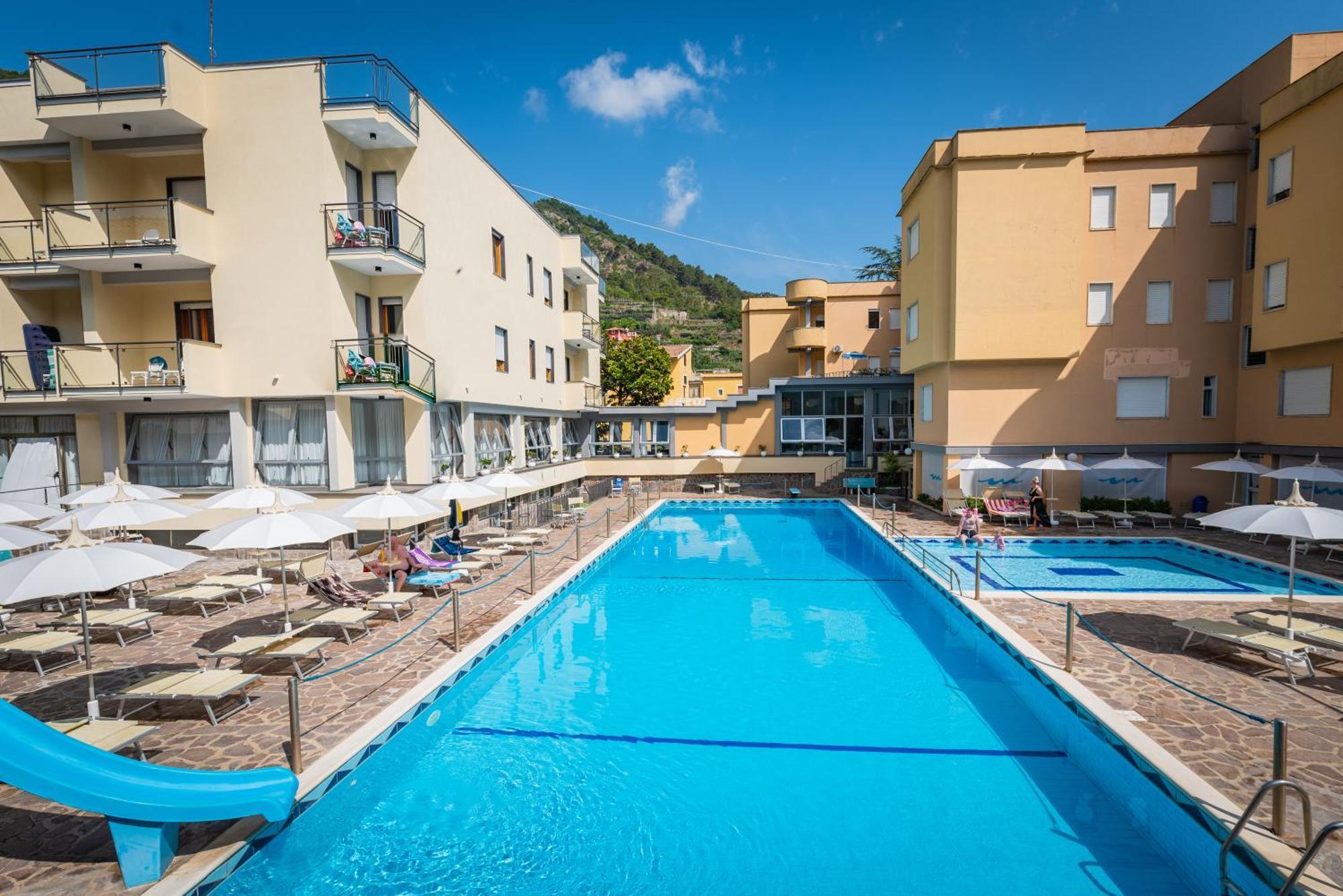 Hotel San Pietro Майорі Екстер'єр фото