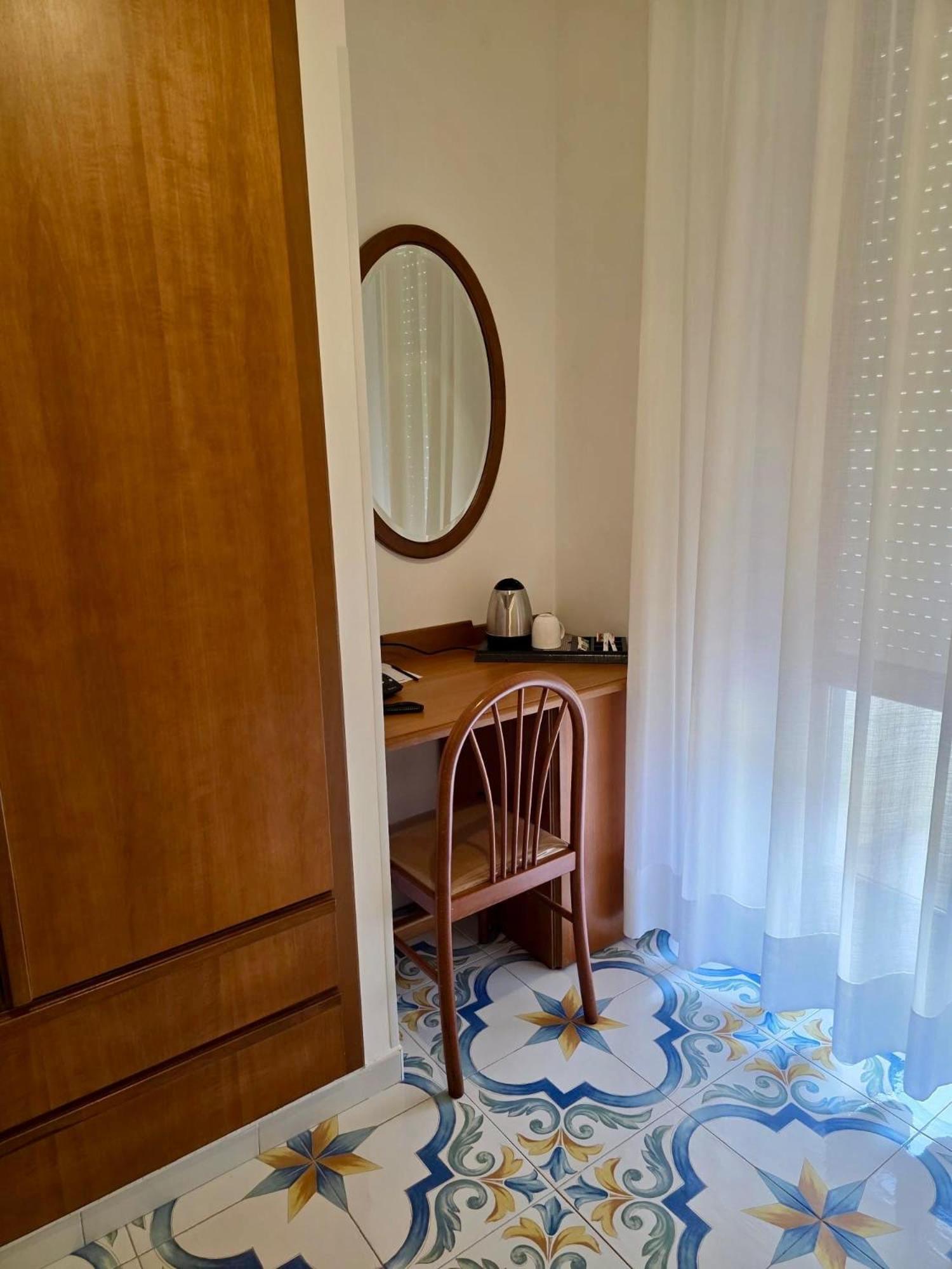 Hotel San Pietro Майорі Екстер'єр фото